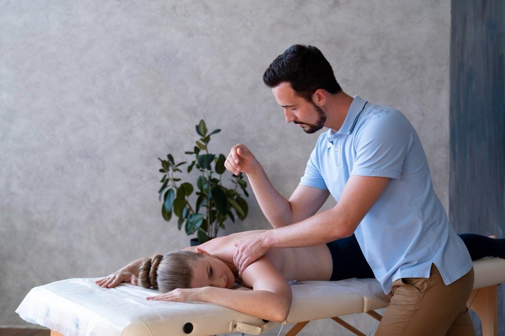 Best and Most Affordable Male-to-Male Full-Body Massage Thai Massage