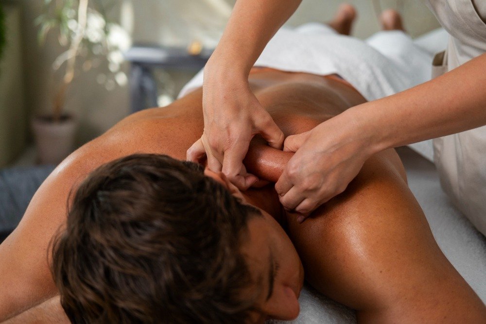 Best and Most Affordable Male-to-Male Full-Body Massage Best and Most Affordable Doorstep Male-to-Male Full-Body Massage in Jaipur with Satisfaction