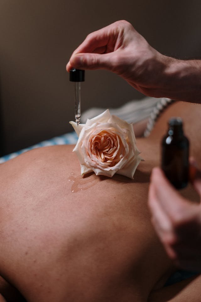 Best and Most Affordable Male-to-Male Full-Body Massage Affordable Male-to-Male Body Massage at Your Doorstep in Preet Vihar, Anand Vihar, and Mayur Vihar