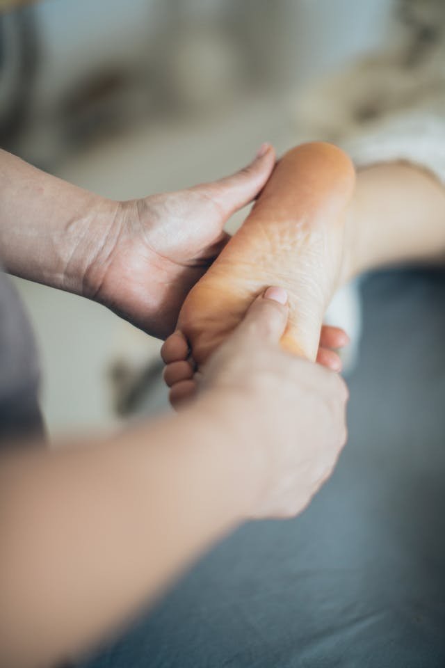 Best and Most Affordable Male-to-Male Full-Body Massage Affordable and Premium Male-to-Male Full-Body Massage in Kasauli at Your Doorstep