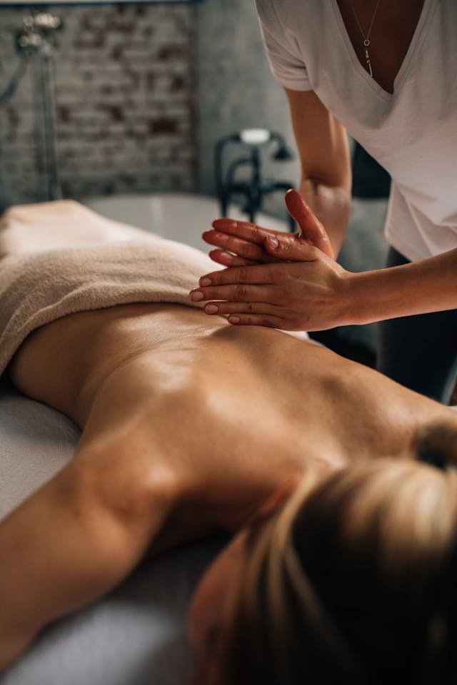 Best and Most Affordable Male-to-Male Full-Body Massage Experience the Best and Most Affordable Male-to-Male Full-Body Massage at Your Doorstep in Panchsheel Vihar & Panchsheel Enclave