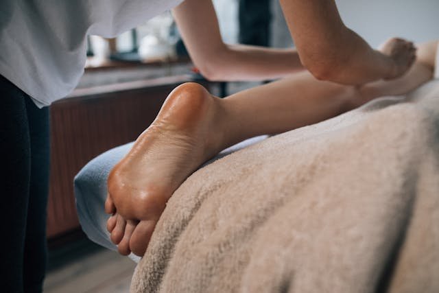 Best and Most Affordable Male-to-Male Full-Body Massage Swedish Massage in Delhi and NCR