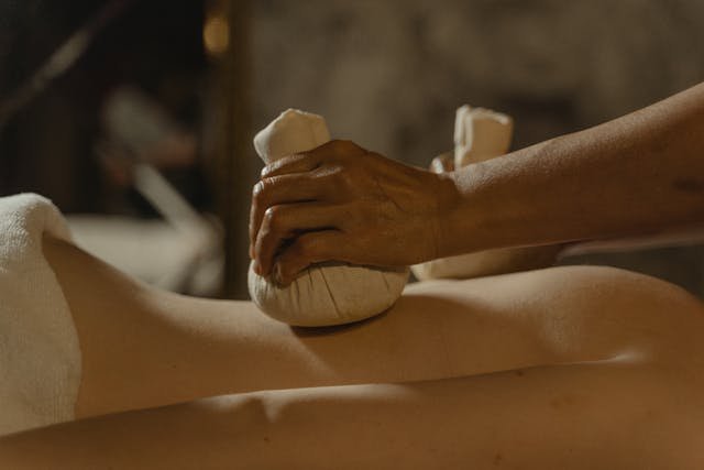 Best and Most Affordable Male-to-Male Full-Body Massage Swedish Massage