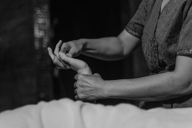 Best and Most Affordable Male-to-Male Full-Body Massage Thai Massage