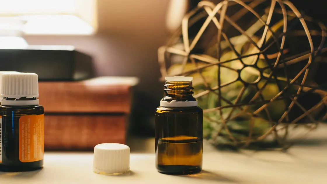Professional aromatherapy massage in Mandi House, Delhi using essential oils to encourage relaxation and emotional wellbeing.