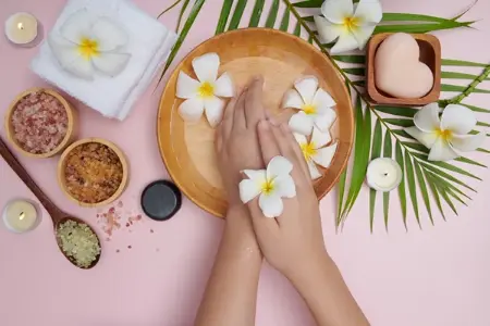 Aromatherapy full body massage using essential oils in Tagore Garden West Delhi