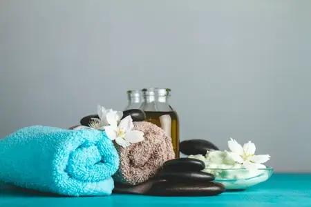 Aromatherapy Massage in Jaipur using essential oils to promote relaxation, reduce stress, and support overall wellbeing.