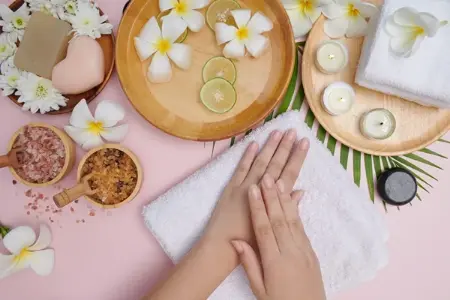 Relaxing aromatherapy massage in Lajpat Nagar, Delhi using essential oils to encourage calmness and relaxation.