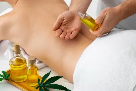 Relaxing aromatherapy massage in Mayur Vihar, Delhi using essential oils for calmness, relaxation, and body comfort.