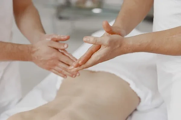 Easy massage booking process in Dehradun with an experienced male massage therapist providing home and hotel massage services.