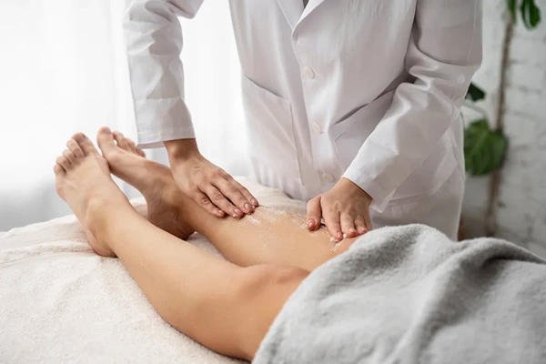 Experienced male massage therapist providing a personalized full body massage session at home or hotel in Hudson Lane.